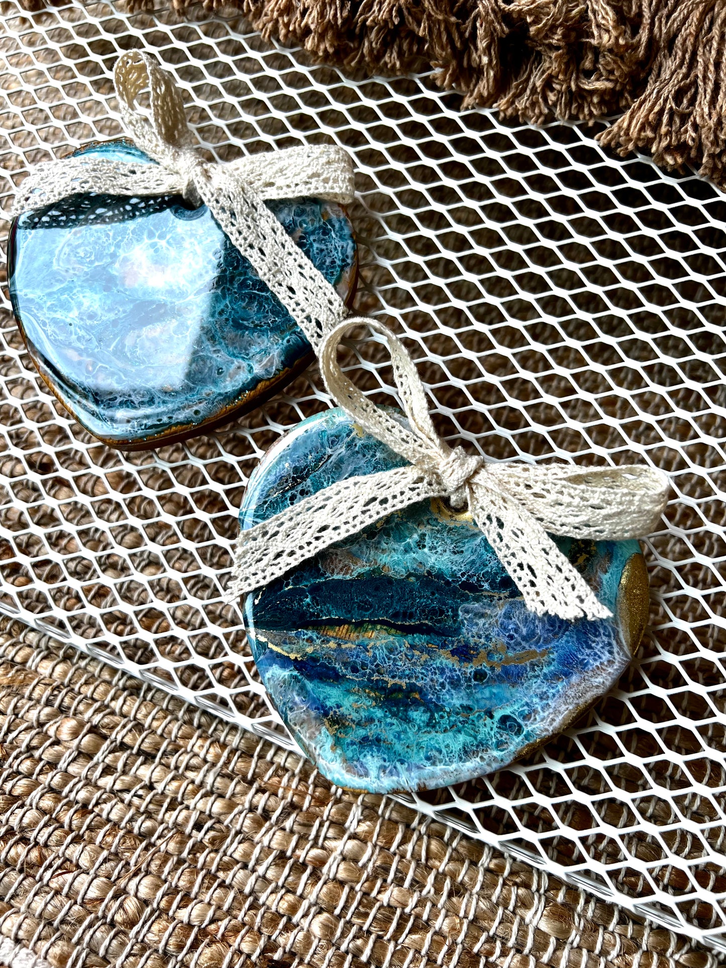 Resin Hanging Heart, Magnet